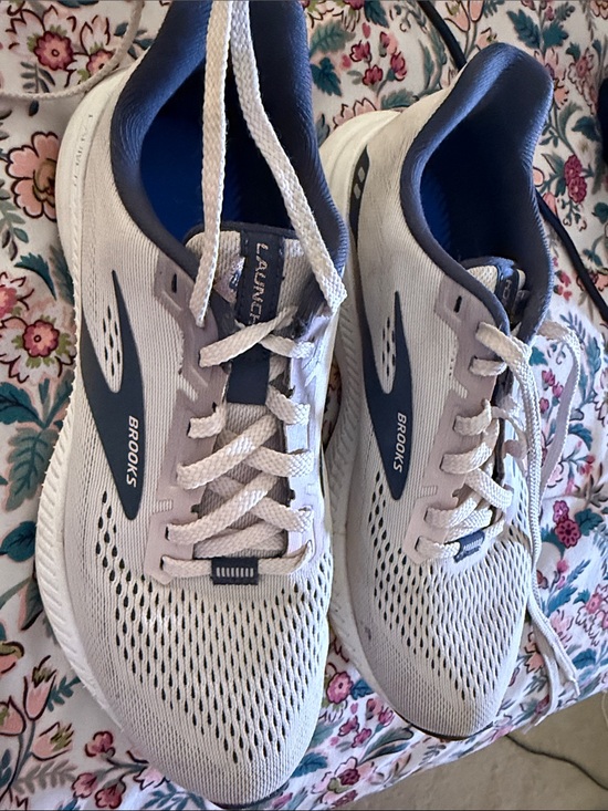 Brooks Shoes - Brooks Launch GTS 8 Running Shoes Primrose/Amber/Metallic Women’s Size 7